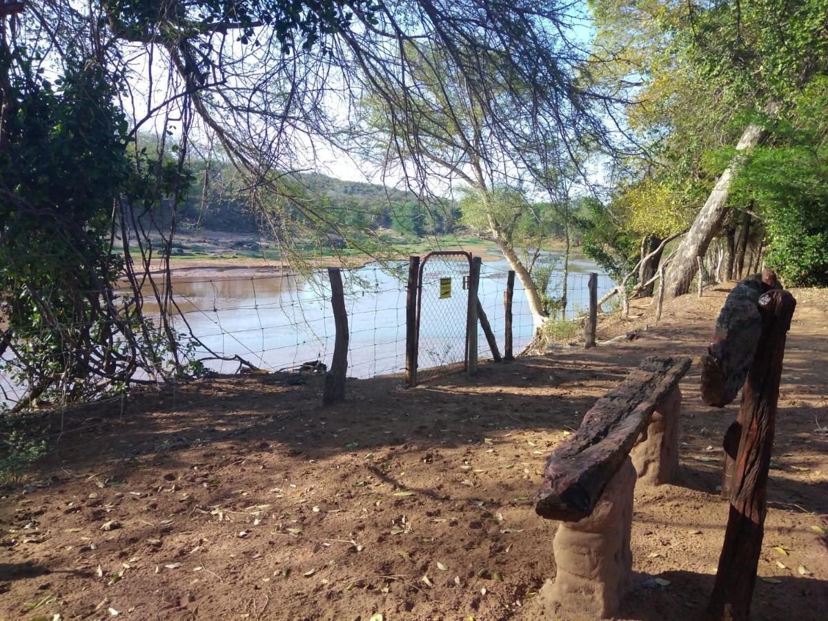 Nthakeni Bush & River Camp Pafuri Gate Esterno foto