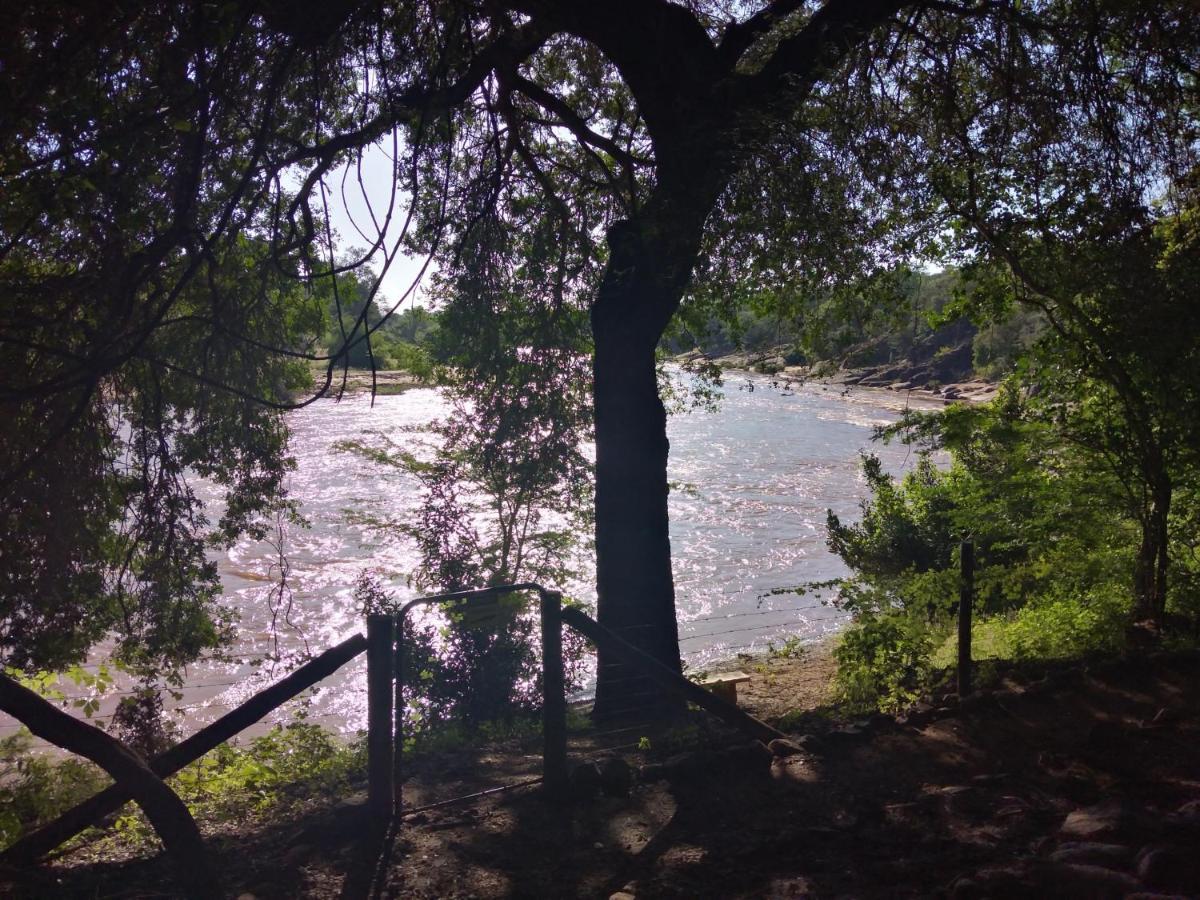 Nthakeni Bush & River Camp Pafuri Gate Esterno foto